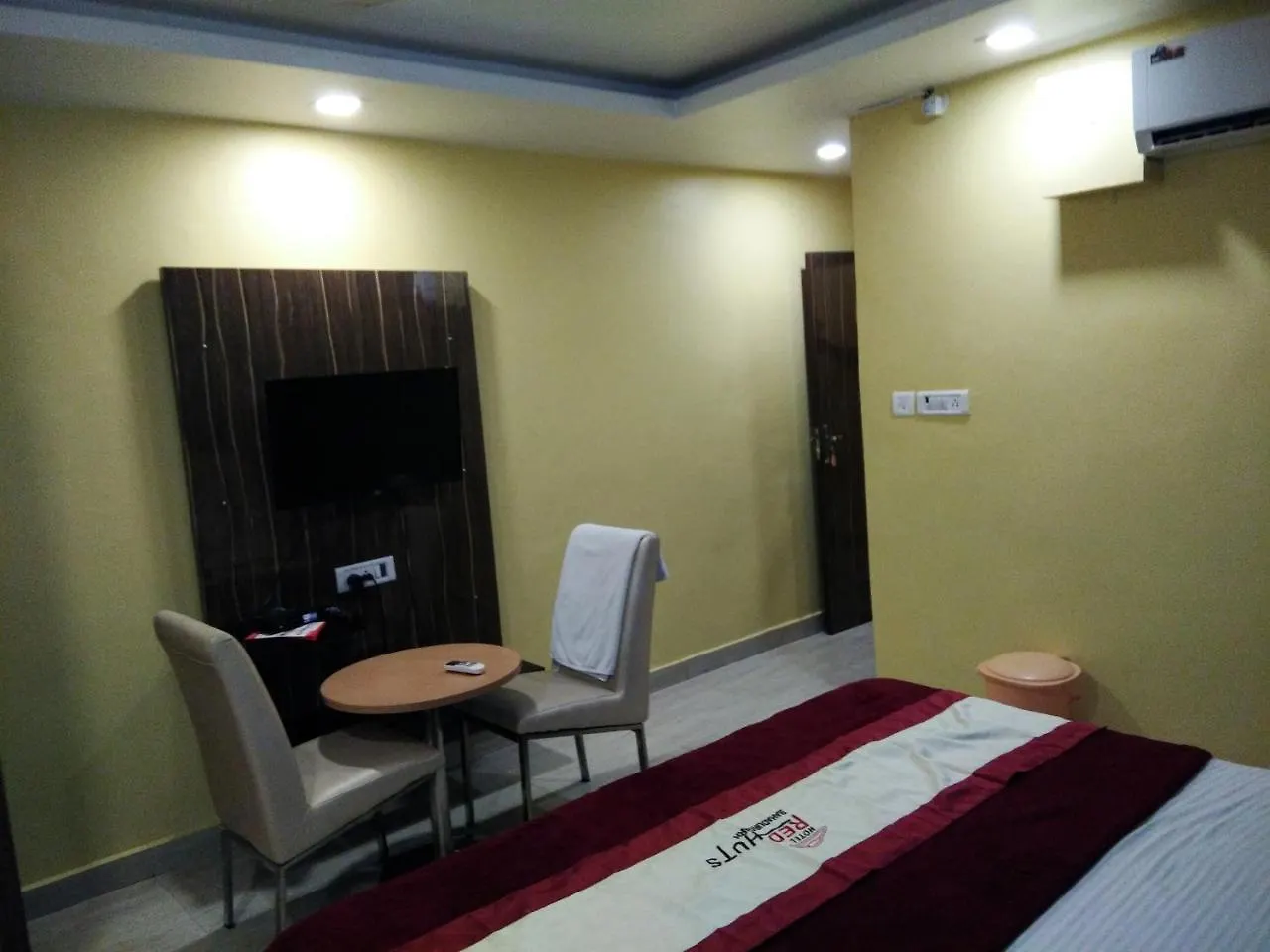 غورغاون Hotel Red Huts الهند