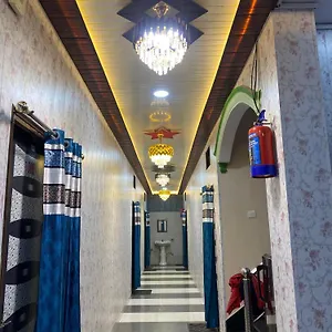 laxmi-palace.hotels-varanasi.com/