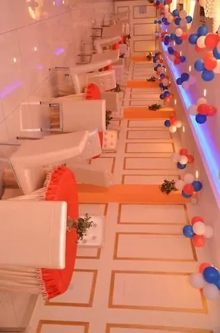 Hotel Red Huts Gurgaon
