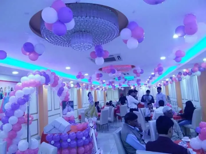 Hotel Red Huts Gurgaon