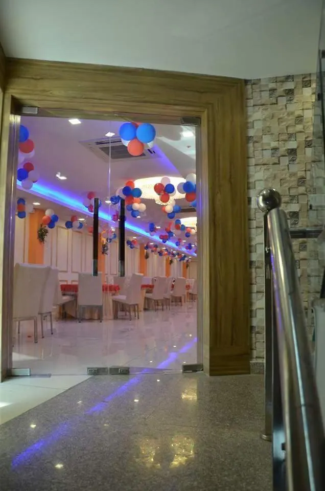 Hotel Red Huts Gurgaon