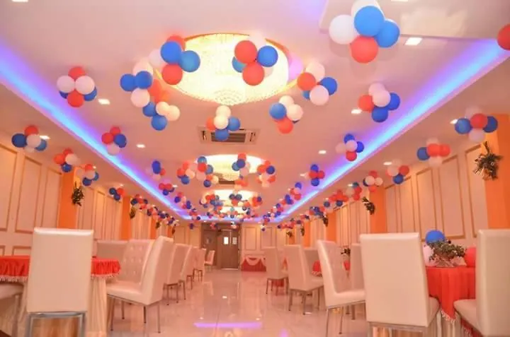 Hotel Red Huts Gurgaon